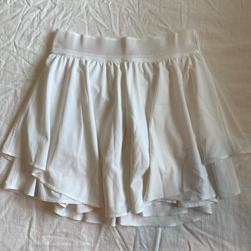 lululemon athletica court rival high rise skirt - size 4 white